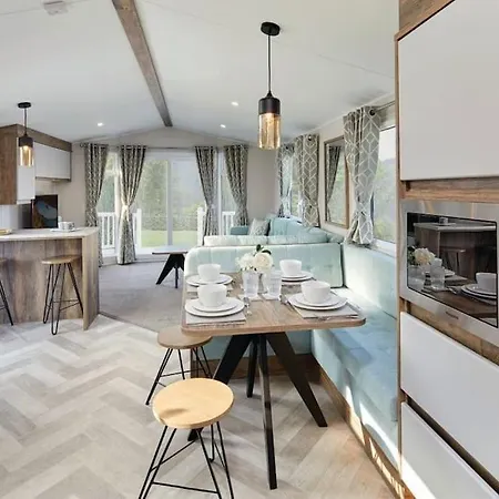 Holiday home Lakefront 5 Star Country Park Private Fishing Free Parking 1 *